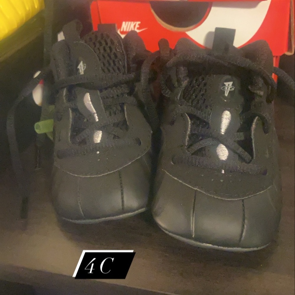 All black foam posites size 4c